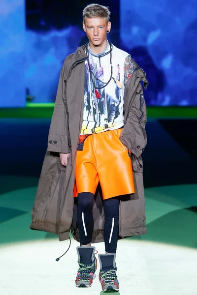 Look 1